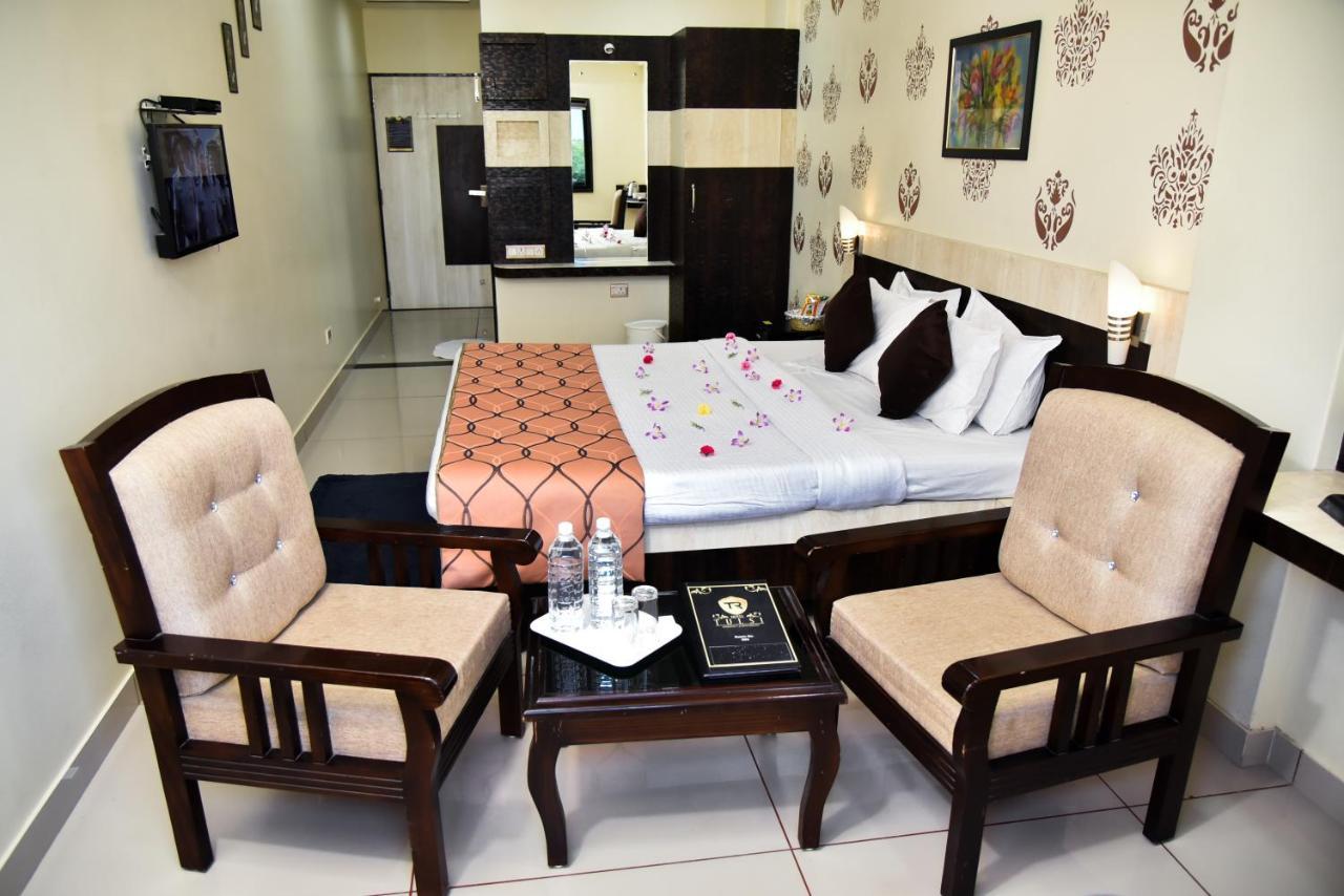 Hotel Tulsi Residency Bhuj Exterior photo